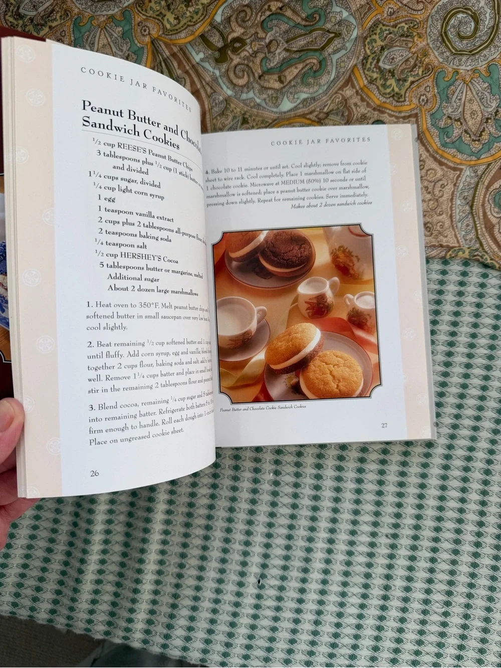 Vintage y2k HERSHEY’S CLASSIC RECIPES 2000 Cookbook Cook Book
